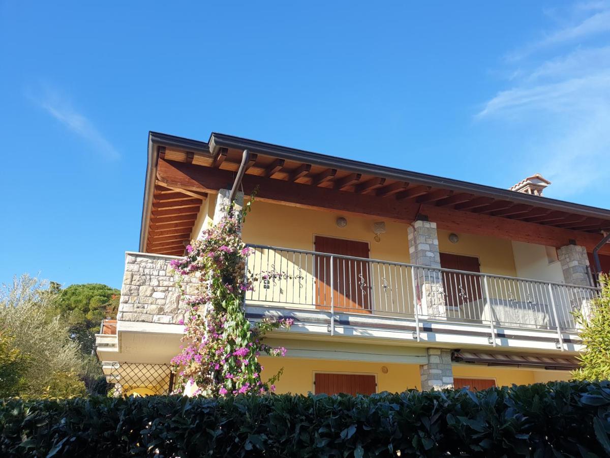 La Fenice Holiday Apartment Манерба-дель-Гарда Екстер'єр фото